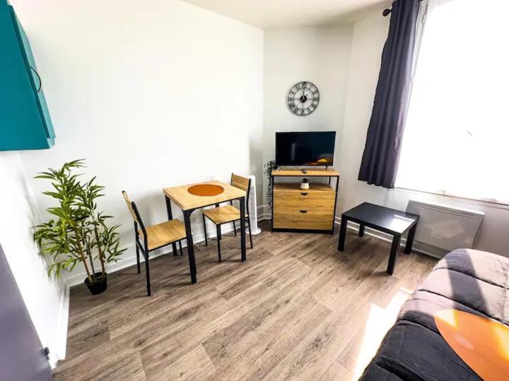 Appartement Cerf1-Centre Ville Meaux-Gare-Disney ภายนอก รูปภาพ